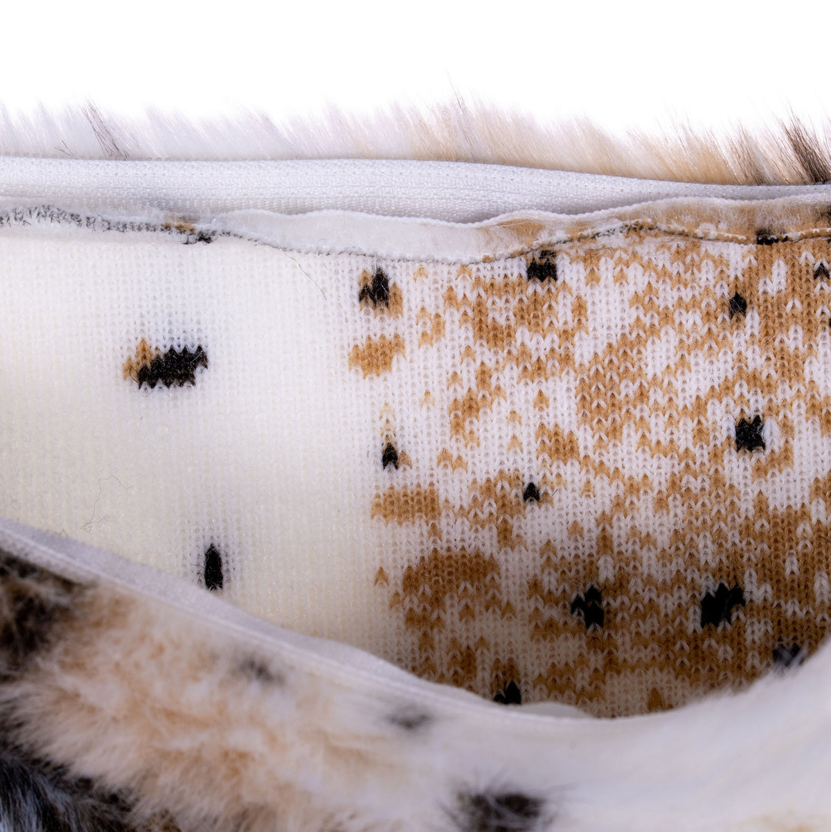 18" x 18" Faux Fur Pillow with Zipper Closure J389