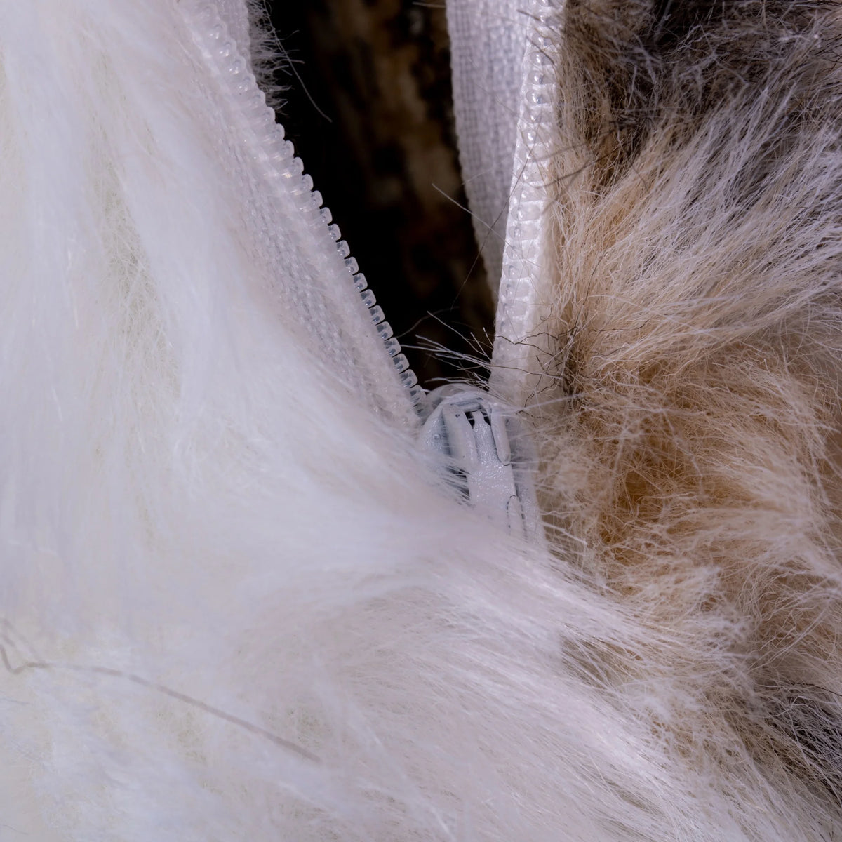 18" x 18" Faux Fur Pillow with Zipper Closure J389