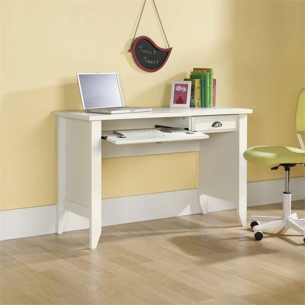 Modern Wood Office Computer Desk in Soft White M132049