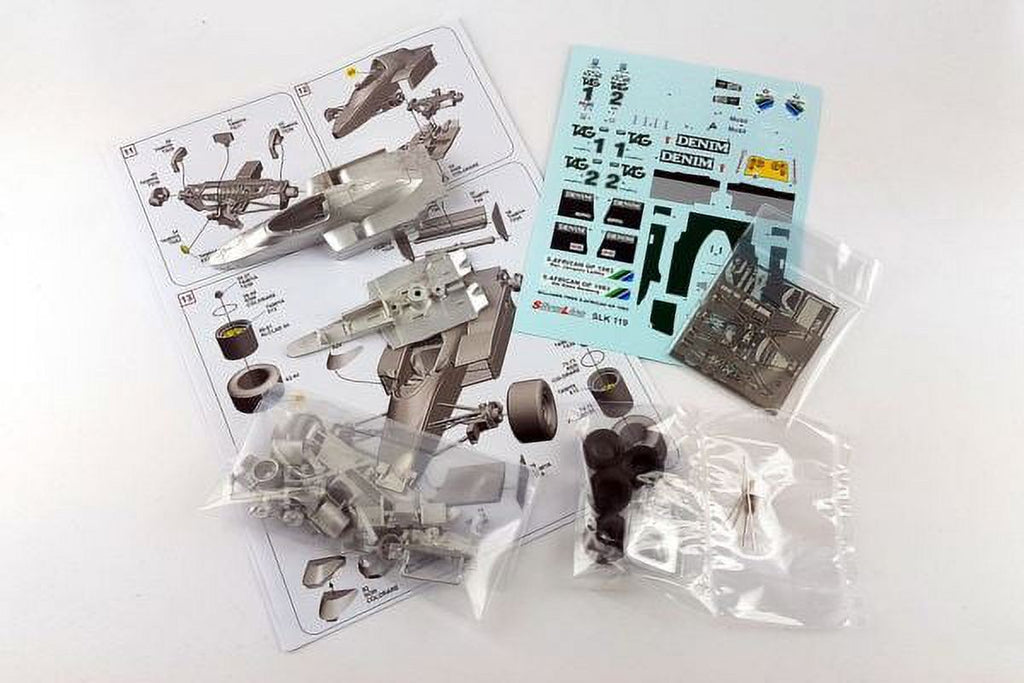 White Metal Car Kit Scale 1:43 R277567