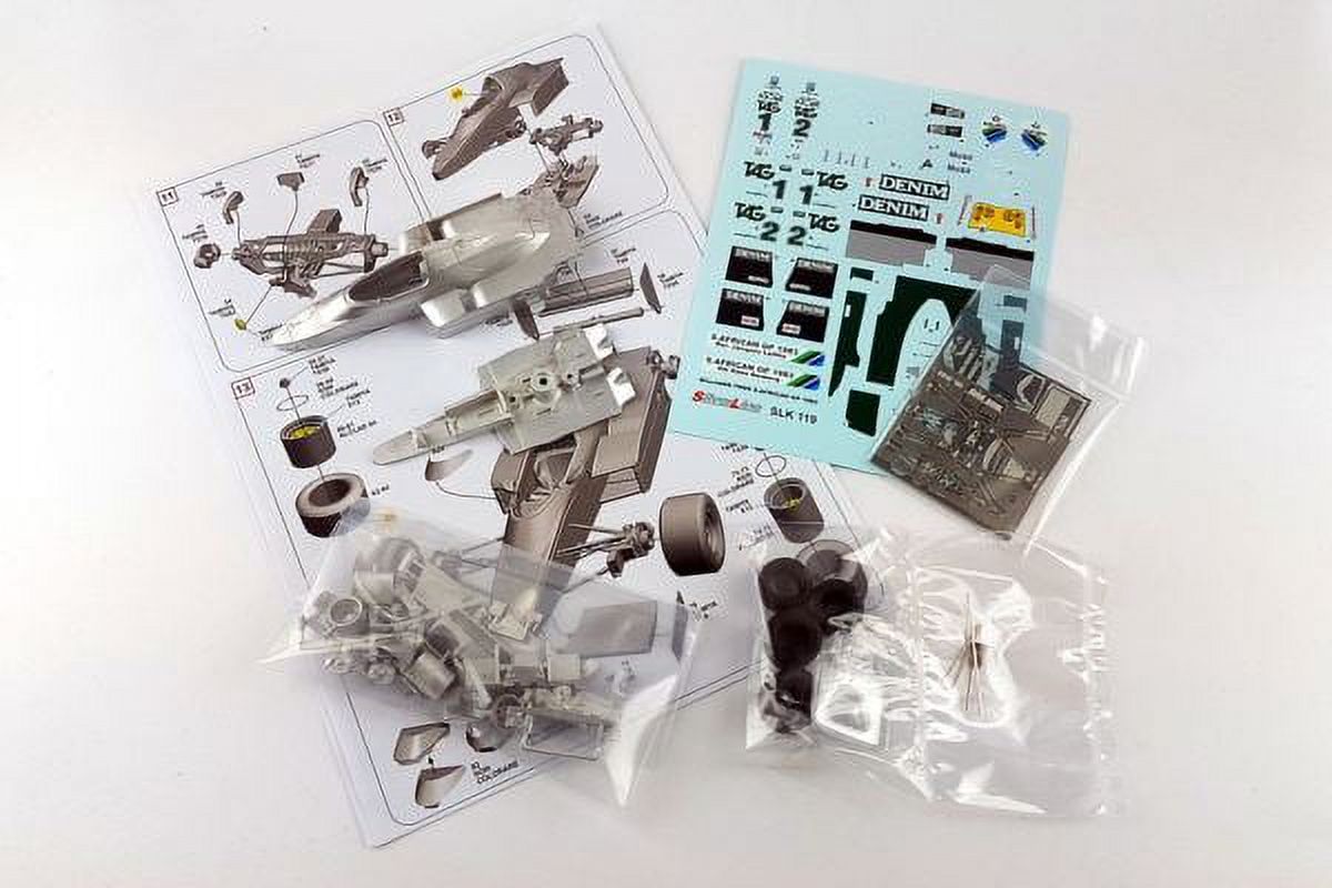 White Metal Car Kit Scale 1:43 R277567
