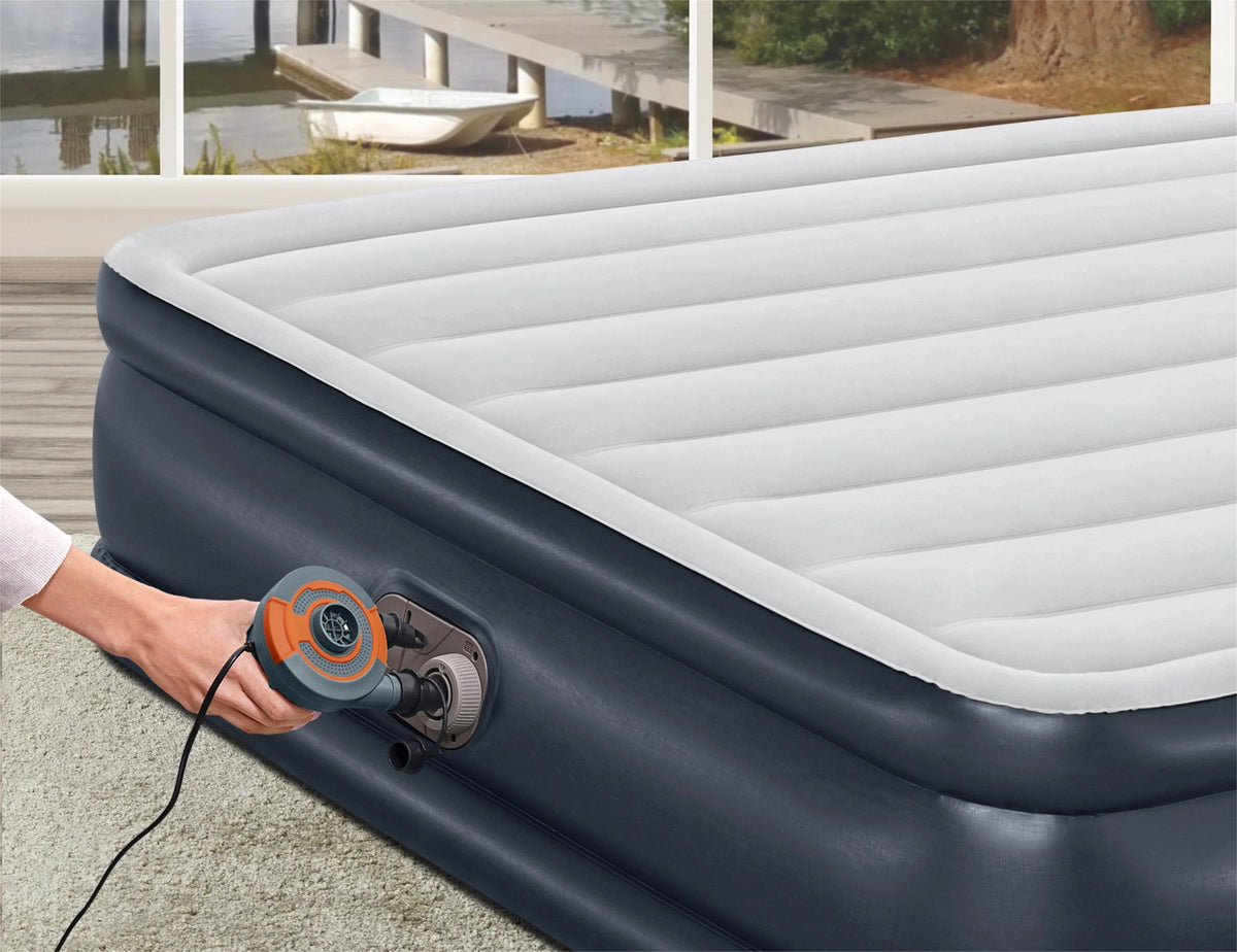 18 Queen Air Mattress with Built-in Pump E56693