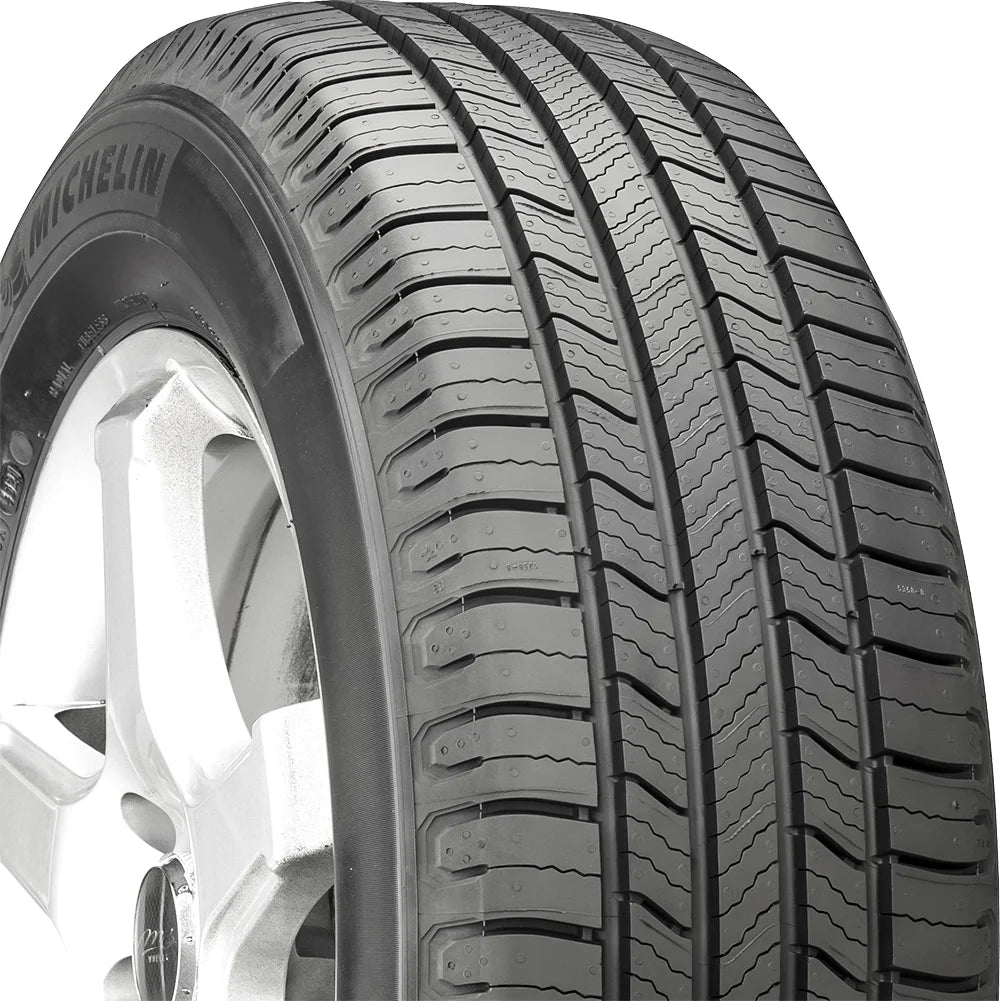 All Season 215/65R16 98H Passenger Tire P89661